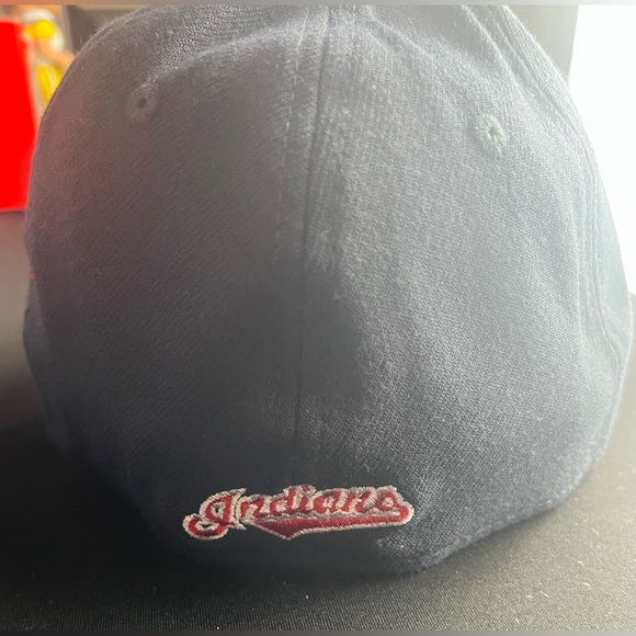 Cleveland Indians Guardians New Era 39THIRTY FlexFit Hat Cap Sz Medium-Large - Picture 4 of 5